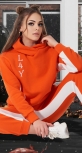 Красивый спортивный костюм