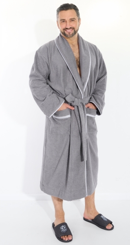 Мужской махровый халат с кантами-полезный подарок
